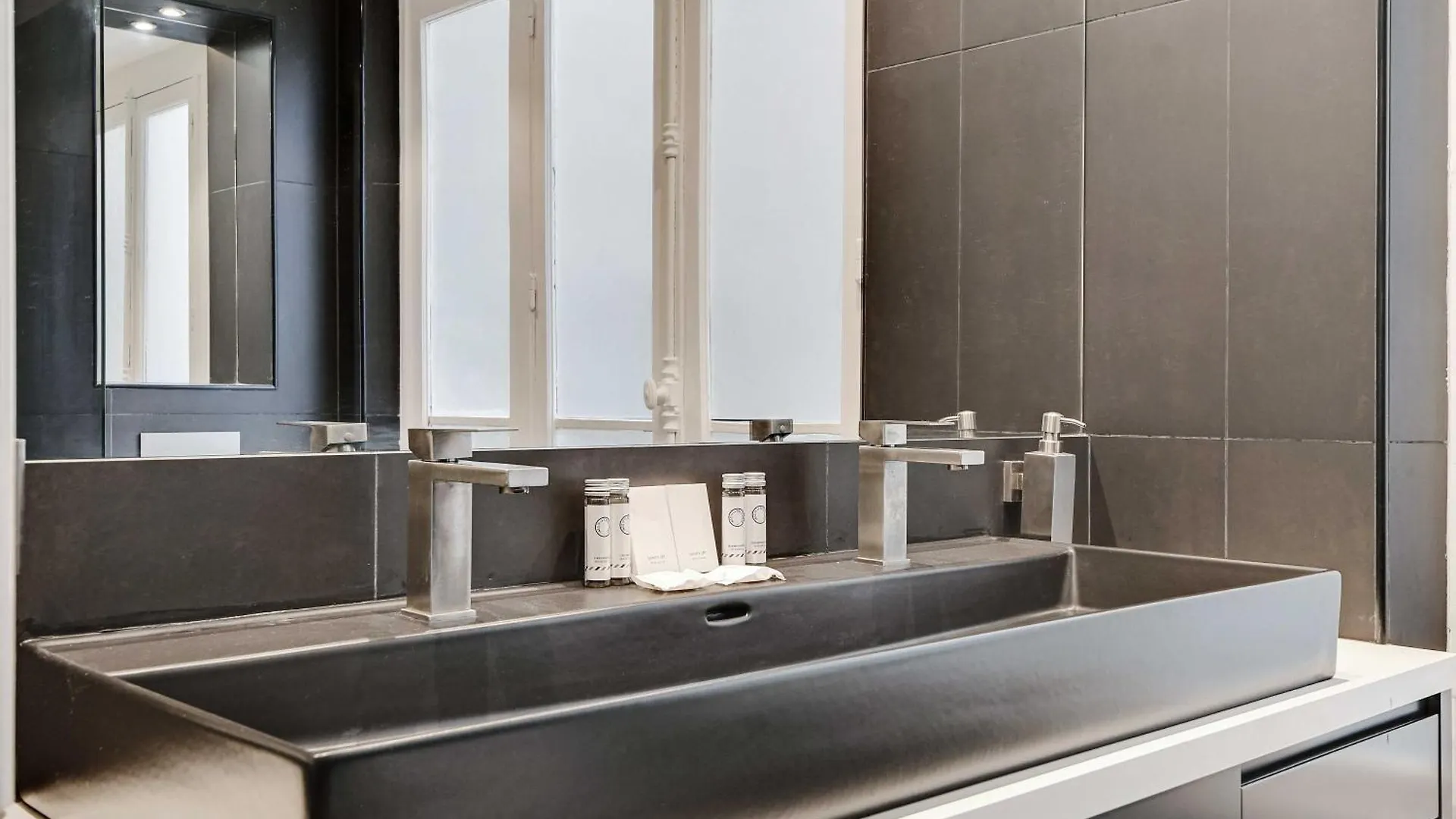 Amazing Apartment 4P 1 Bedroom - Cite Magenta Paris